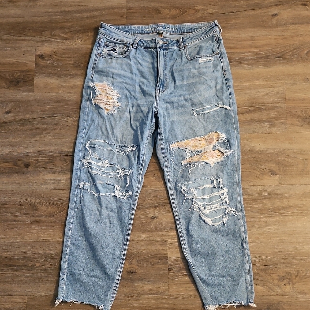 American Eagle Outfitters Light Blue Distressed Mom Straight Leg Jeans